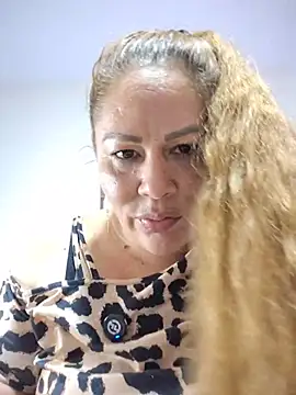 SluttyMilf79's Live Chat Room