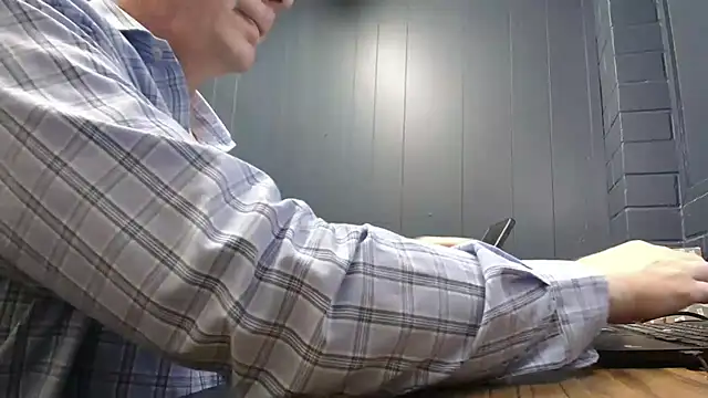 tilobinder 网络视讯表演