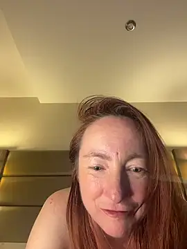 LouiseTswing's Webcam Show