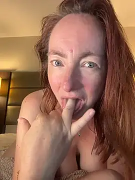 LouiseTswing's Webcam Show