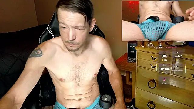 MasterForgedRayy Show in webcam