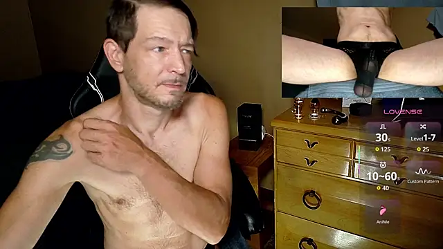 MasterForgedRayy Show in webcam