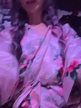 MissMidnightUKのウェブカメラショー