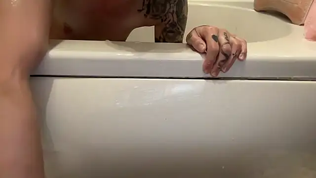 חדר צ'אט בשידור חי של MissMidnightUK