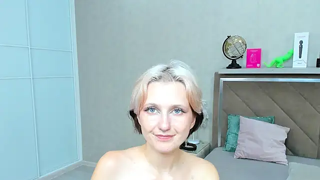 MiaKarlos XXX чат на живо