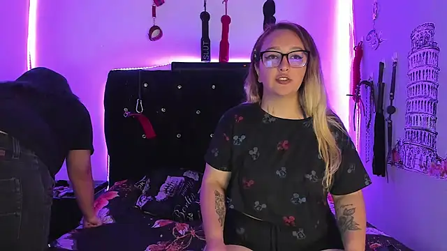 Chat XXX ao vivo de katieeandsharonn