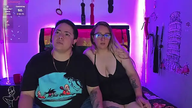 הופעת וובקאם של katieeandsharonn