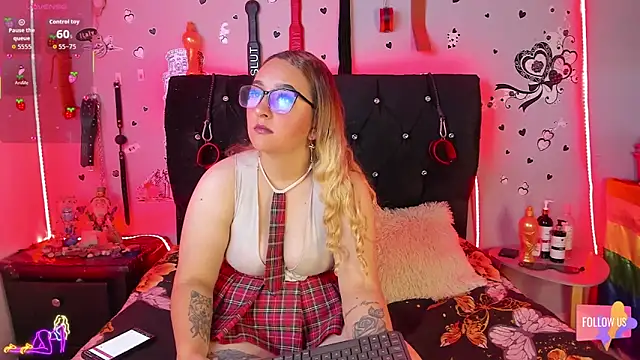 katieeandsharonn Adlı Modelin Web Kamerası Şovu