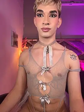 Show modela Cherry_zayden_ na web-kameri