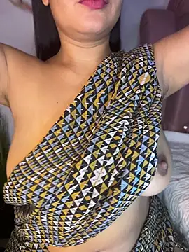 shara_queen1 Adlı Modelin Canlı XXX Sohbeti
