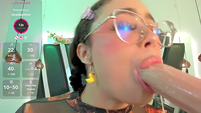 antonelllepiercee Show in webcam