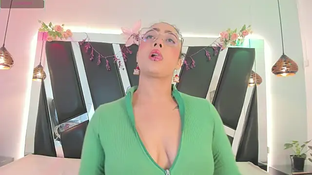 antonelllepiercee's Live XXX Chat