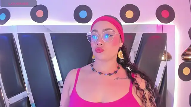 antonelllepiercee Adlı Modelin Canlı XXX Sohbeti