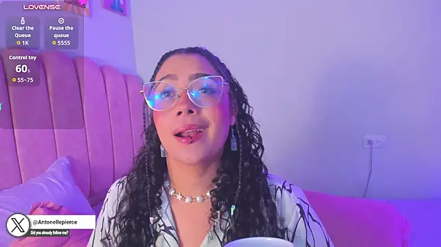 antonelllepiercee Webcam show