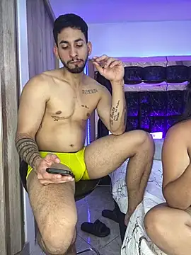 แชท XXX สดของ azraelsexyhot