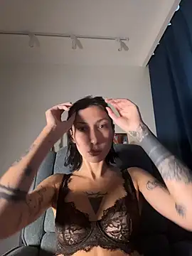 kikidoll webcam show