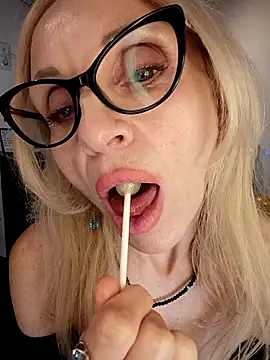 Mila_Lovi webkamerás műsora