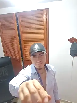 TouchDaddy4's Webcam Show