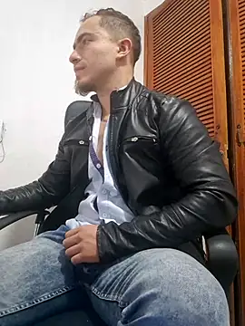TouchDaddy4: διαδικτυακό σόου στην κάμερα