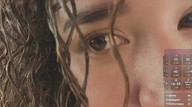 emilyrouxe Adlı Modelin Canlı XXX Sohbeti