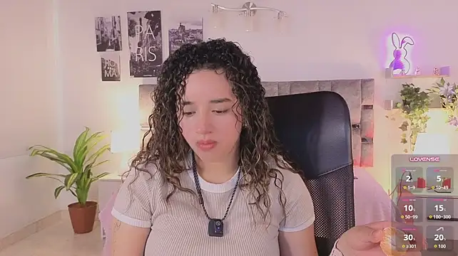 emilyrouxe's Webcam Show