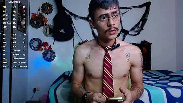 PaleVibes Show in webcam