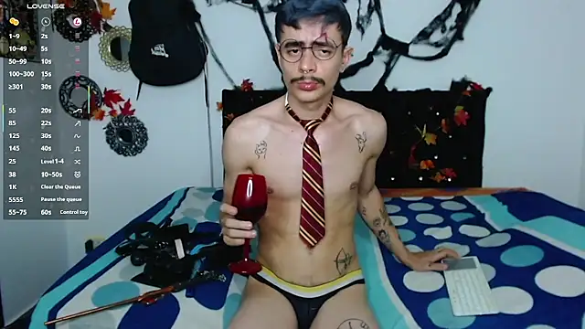 PaleVibes' Webcam Show