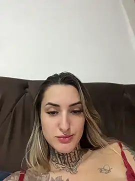 Show de hotskinny1 na webcam