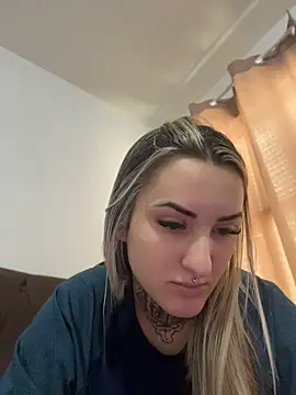 Show de hotskinny1 na webcam