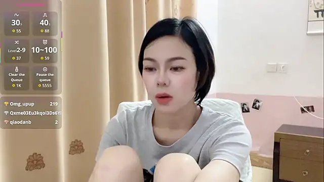 Linda-LL 现场性爱视讯表演