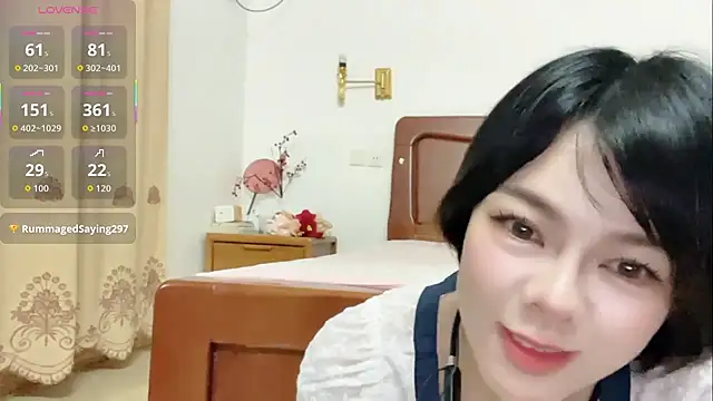 Linda-LL's Webcam Show