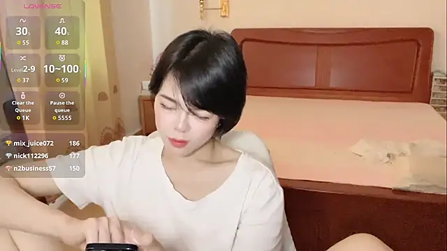 Linda-LL's Webcam Show