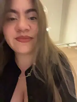 Iam__Cristal Adlı Modelin Canlı Sohbet Odası
