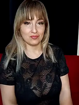 DesireSatler Show in webcam