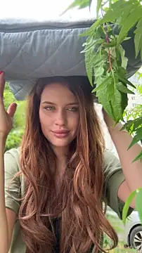 KikiWatson Adlı Modelin Canlı XXX Sohbeti