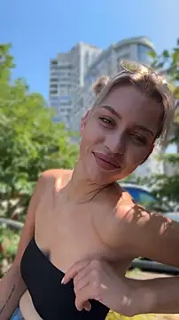 KikiWatson Pertunjukan Webcam