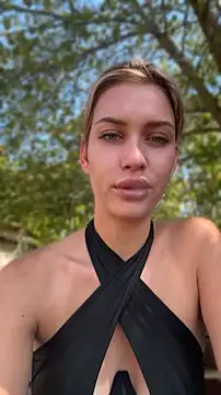 Chat XXX en directo de KikiWatson