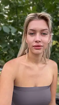 KikiWatson Show in webcam