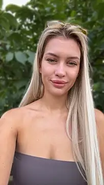 KikiWatson XXX чат на живо