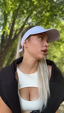 KikiWatson XXX чат на живо