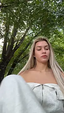 KikiWatson XXX чат на живо
