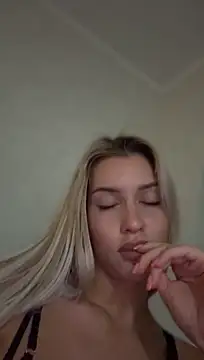 KikiWatson Live XXX-chat