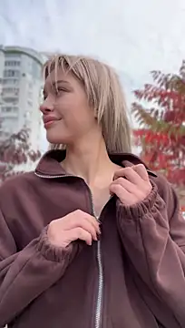 XXX chat uživo modela KikiWatson
