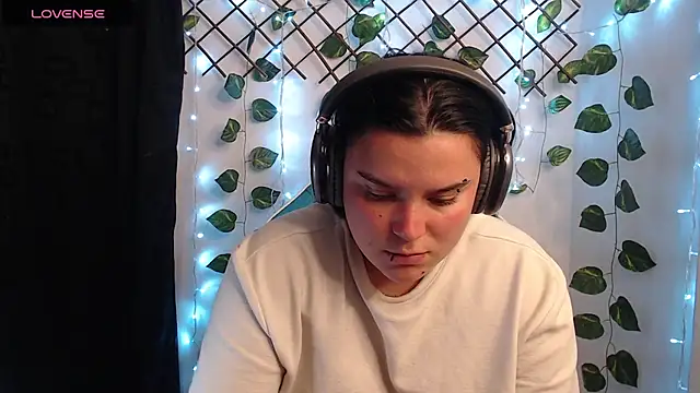 Chat +18 de Nika_1_ ao vivo