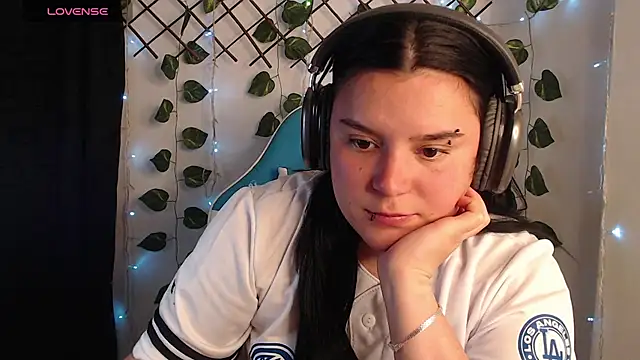 Nika_1_ Obrolan Langsung XXX