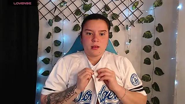 Nika_1_ Chat XXX live