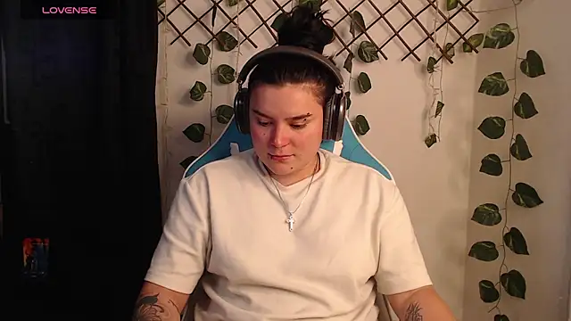 Nika_1_ Cameră chat live