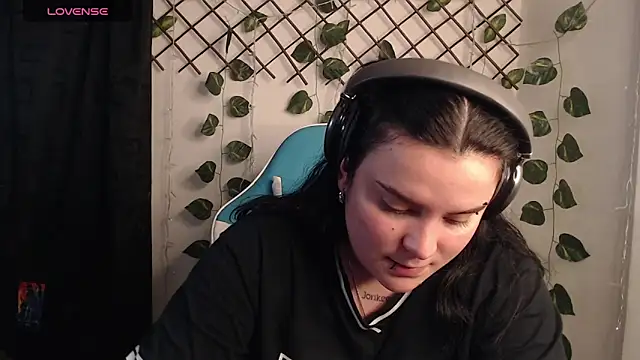 Chat +18 de Nika_1_ ao vivo