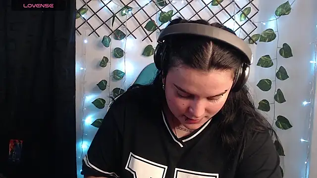 Nika_1_'s Live XXX Chat