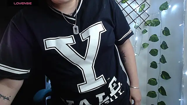 Nika_1_'s Live XXX Chat
